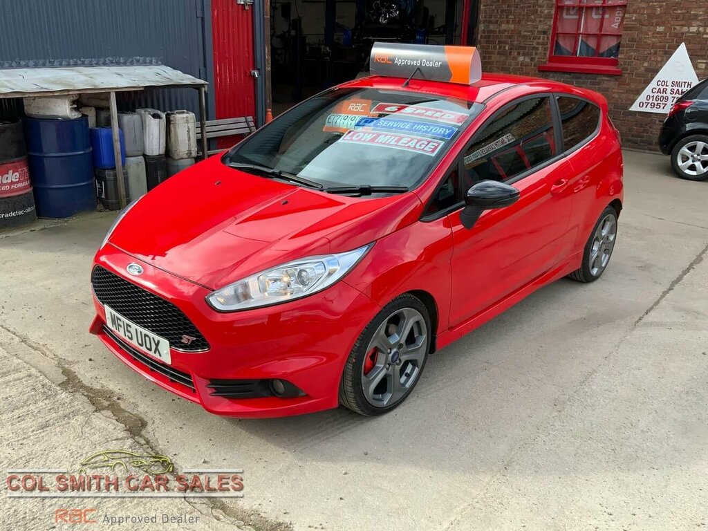 Compare Ford Fiesta 1.6 Ecoboost St Hatchback MF15UOX Red