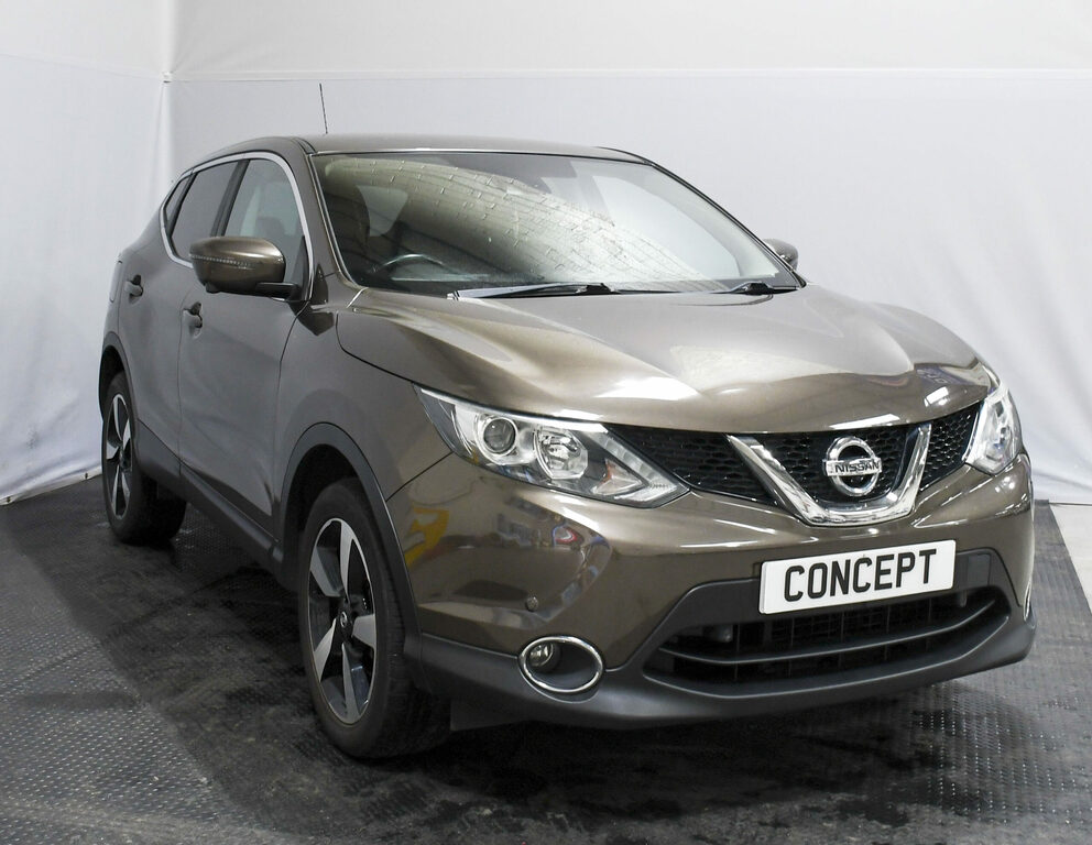 Compare Nissan Qashqai Hatchback 1.5Dci  Red