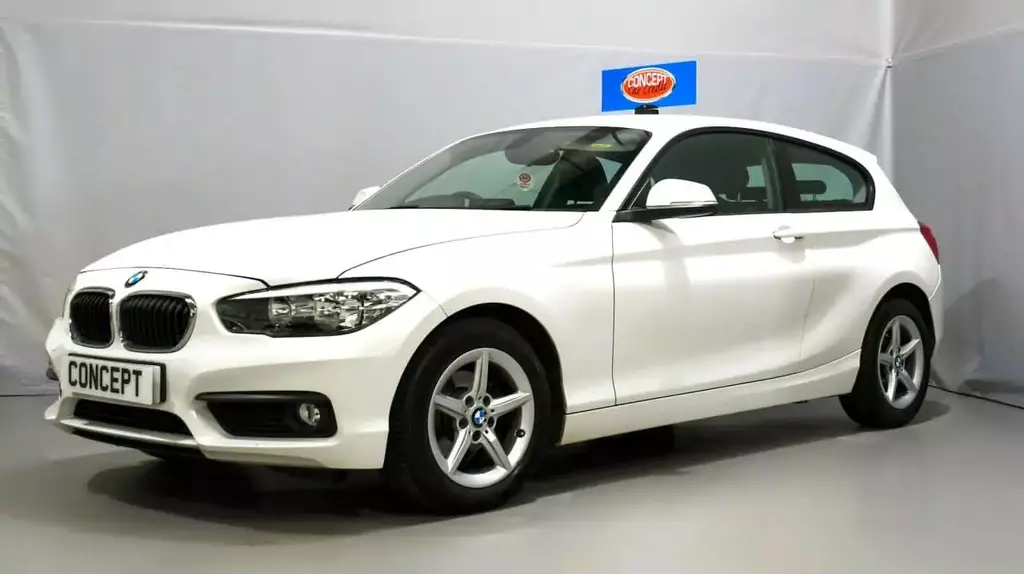 Compare BMW 1 Series 1.5 116D Se  White
