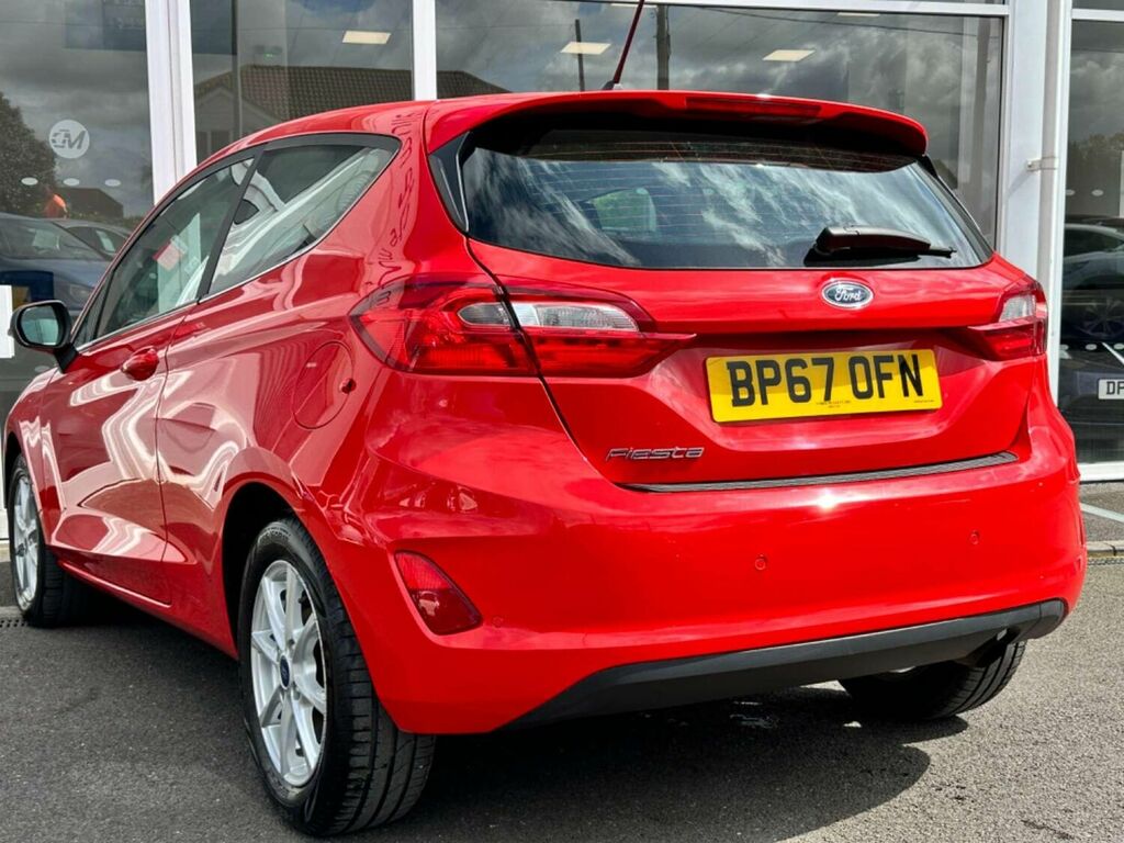Compare Ford Fiesta Hatchback 1.0T BP67OFN Red