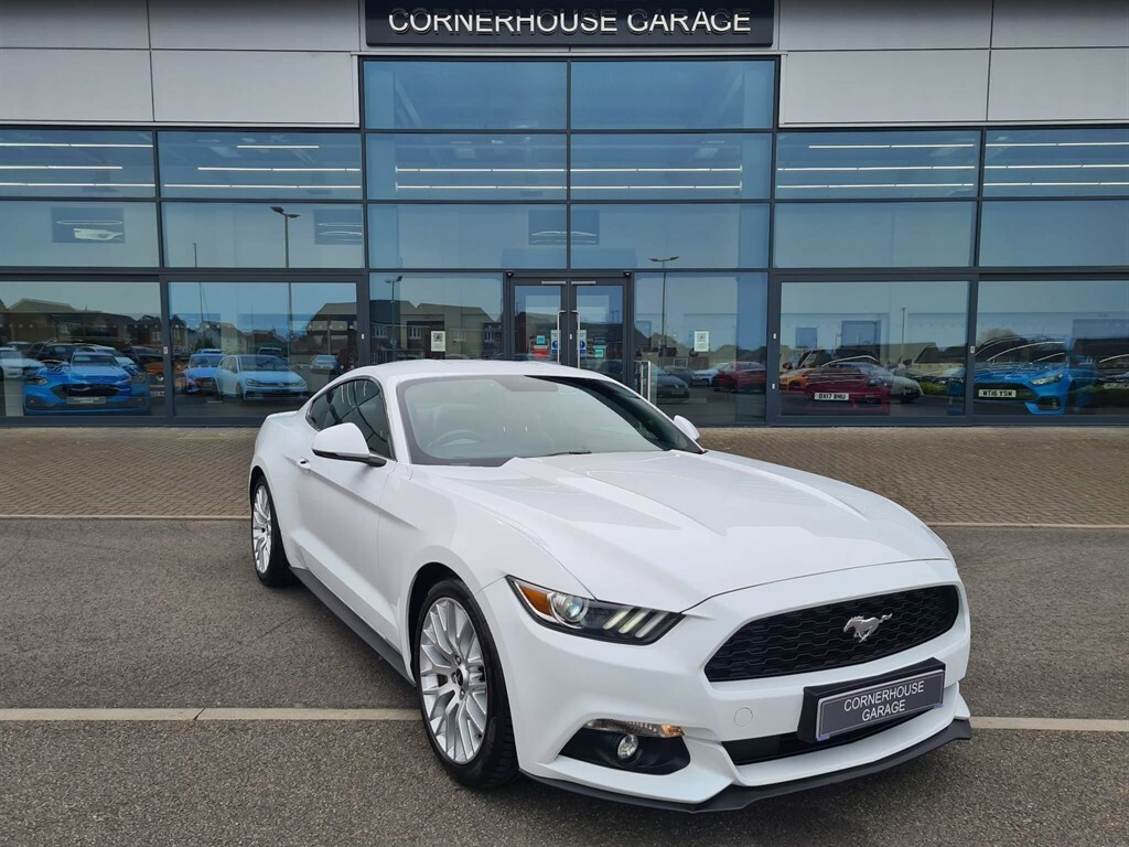 Compare Ford Mustang 2.3T Ecoboost Fastback Selshift Euro 6 G6PYN White