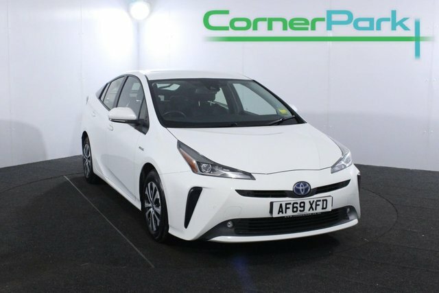 Compare Toyota Prius Hatchback AF69XFD White