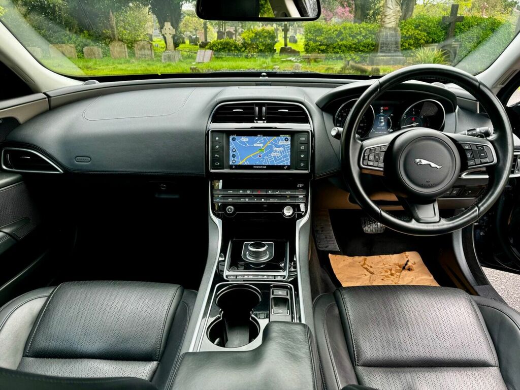Compare Jaguar XE Saloon 2.0D OY17CVL Black
