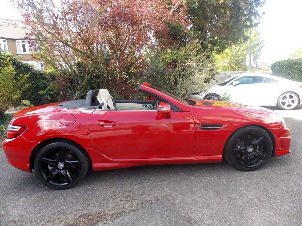 Compare Mercedes-Benz SLK 1.8 Slk250 Blueefficiency Amg Sport G-tronic Euro DP12PXS Red