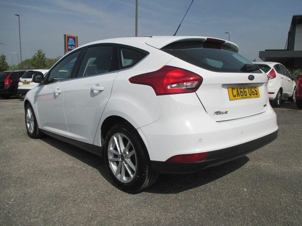 Compare Ford Focus Hatchback 1.0T Ecoboost Zetec Euro 6 Ss 20 CA66UGS White