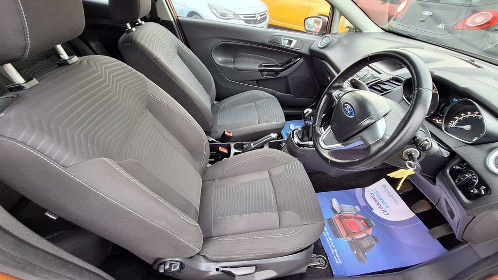 Compare Ford Fiesta Hatchback 1.3 Zetec 201565 LR65XRU Brown