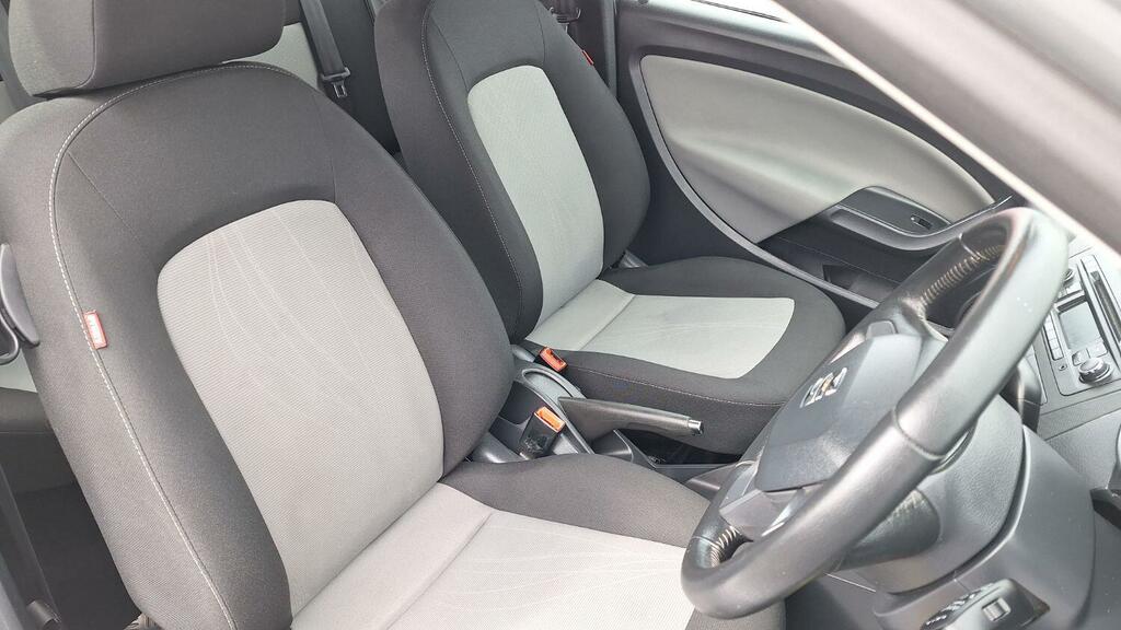 Seat Ibiza Hatchback 1.4 Toca 201565 Silver #1