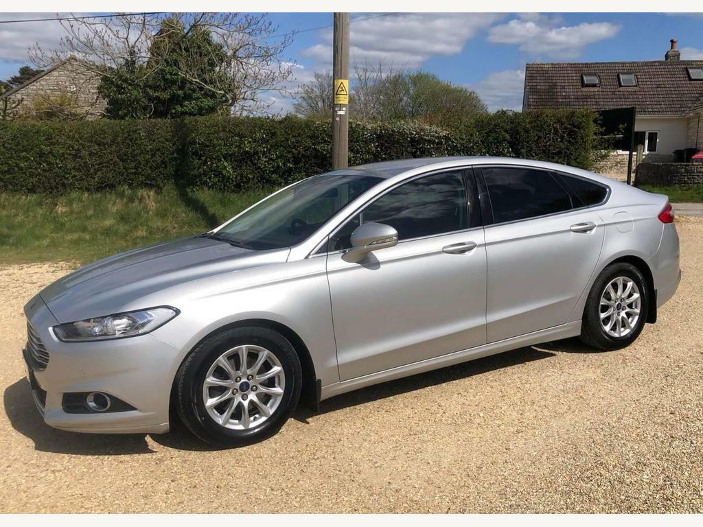 Compare Ford Mondeo 1.5 Tdci Econetic Zetec Euro 6 Ss LM65YHZ Silver
