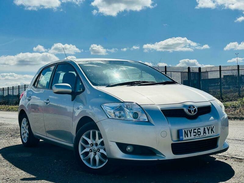Compare Toyota Auris 1.6 Tr Multimode NY56AYK Silver