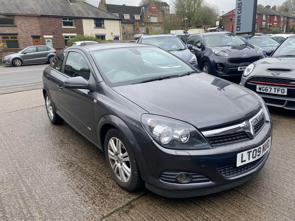 Compare Vauxhall Astra Vauxhall Astra Design Hatch 1.8 Aut LT09NUO Grey