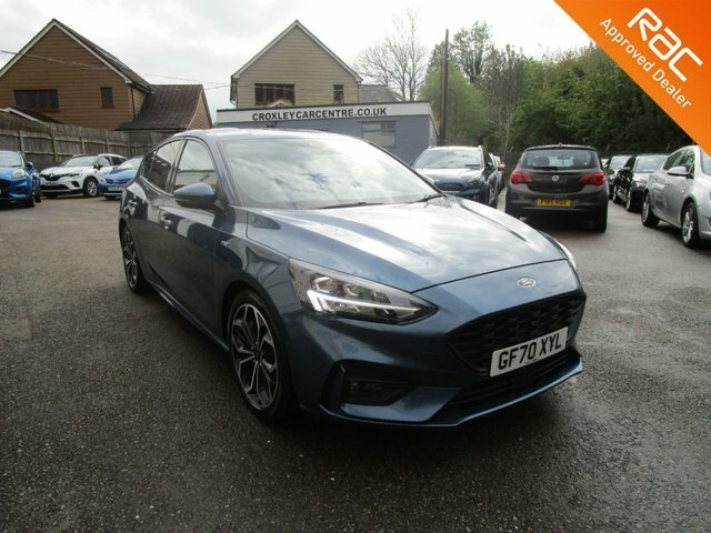 Compare Ford Focus 1.0 St-line X 123 Bhp GF70XYL Blue