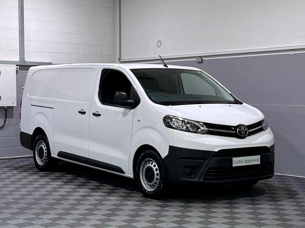 Toyota PROACE 2.0D Active Long Panel White #1