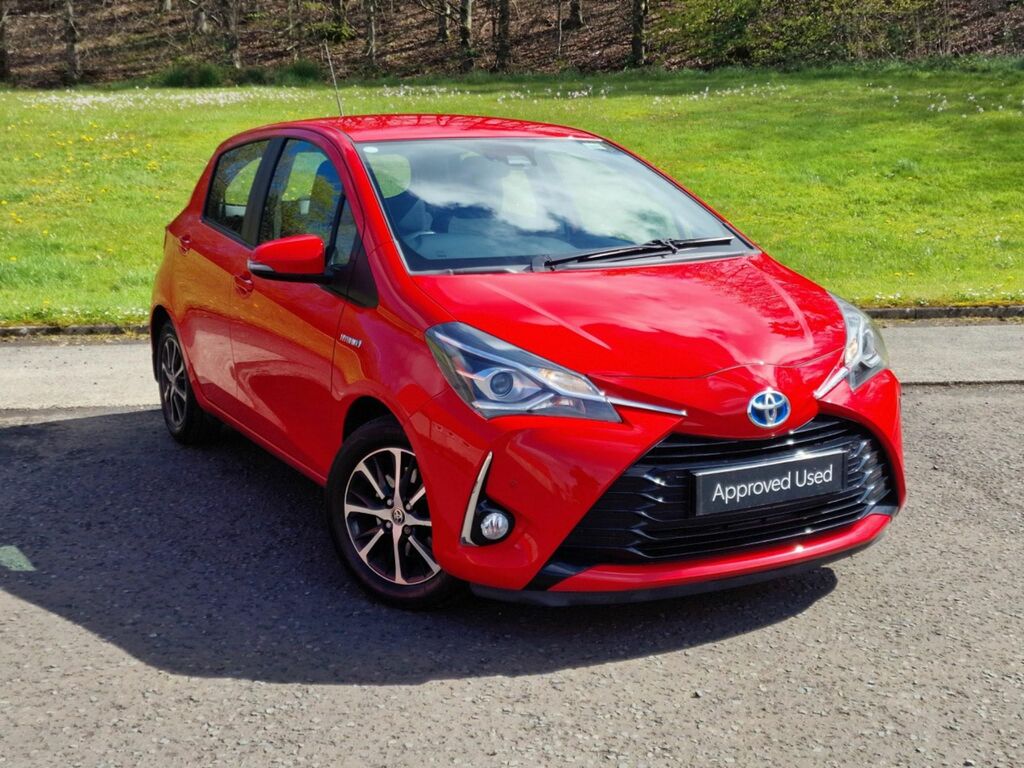 Compare Toyota Yaris 1.5 Vvt-h Icon Tech ORZ1659 Red