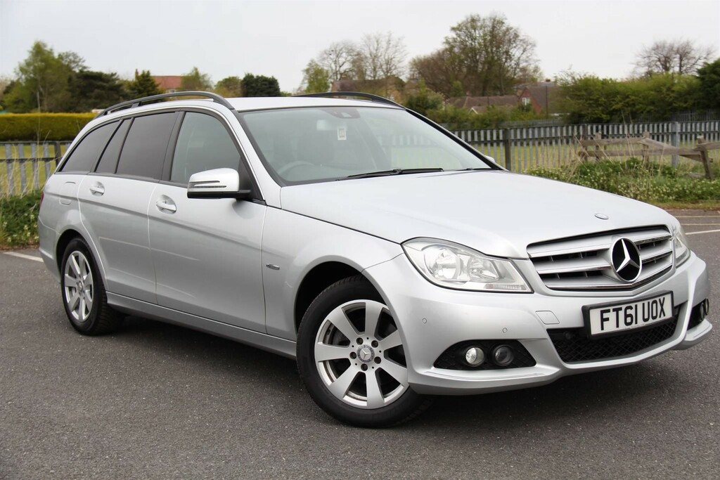 Compare Mercedes-Benz C Class 1.8 Blueefficiency Se Edition 125 G-tronic Euro 5 FT61UOX Silver