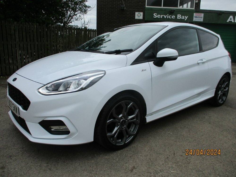Compare Ford Fiesta 1.0T Ecoboost St-line Hatchback YJ67SKW White