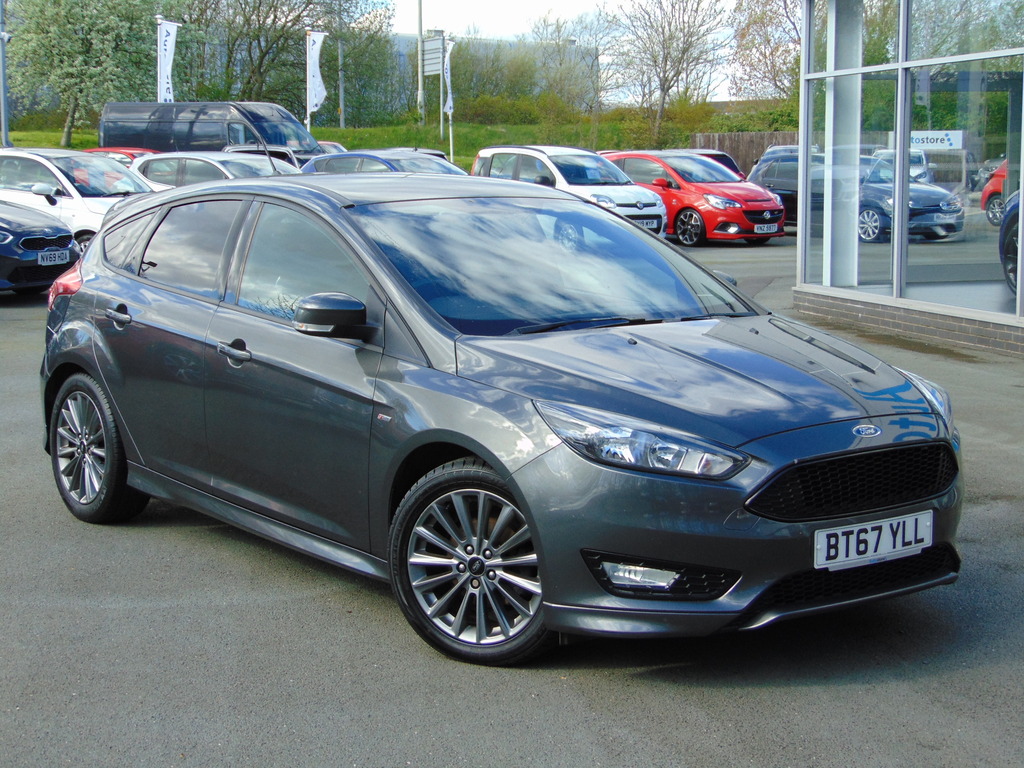 Compare Ford Focus St-line Tdci BT67YLL Grey