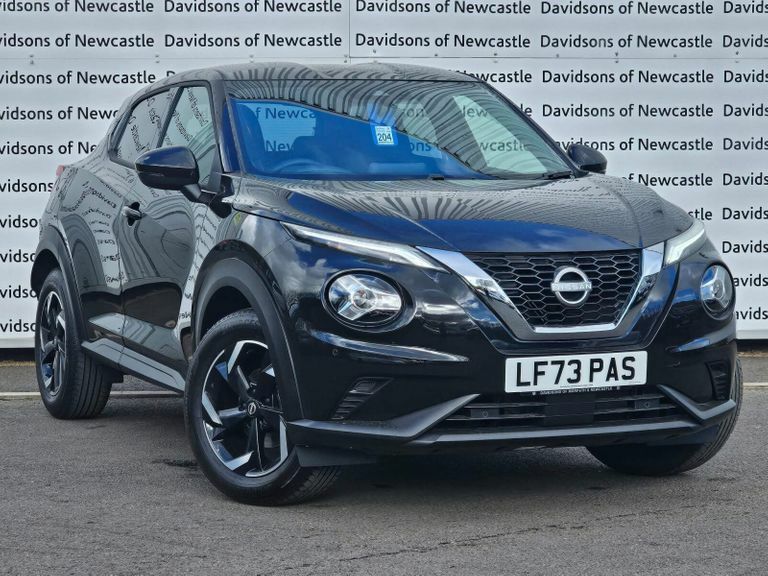 Compare Nissan Juke 1.0 Dig-t N-connecta Dct Euro 6 Ss LF73PAS Black