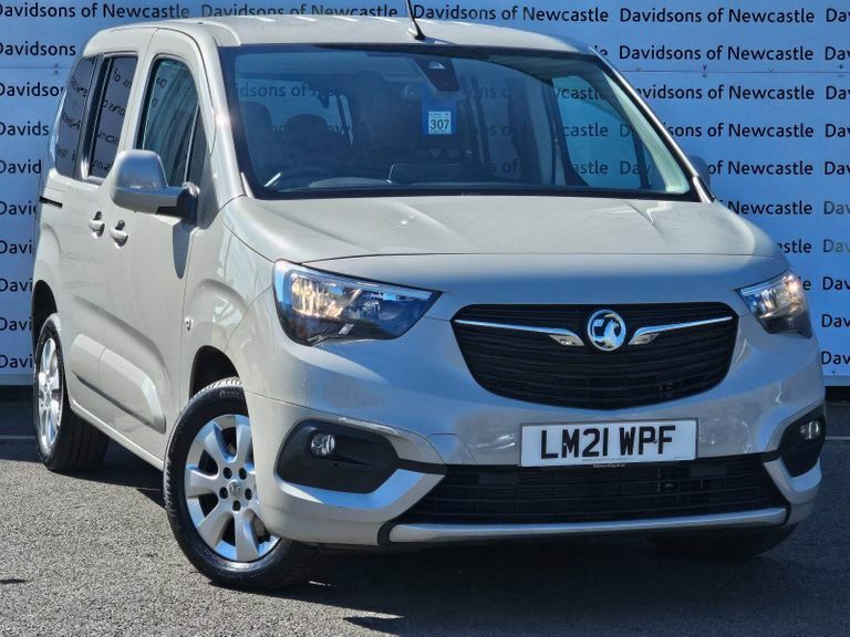 Compare Vauxhall Combo Life 1.5 Turbo D Se Euro 6 Ss 7 Seat LM21WPF Grey