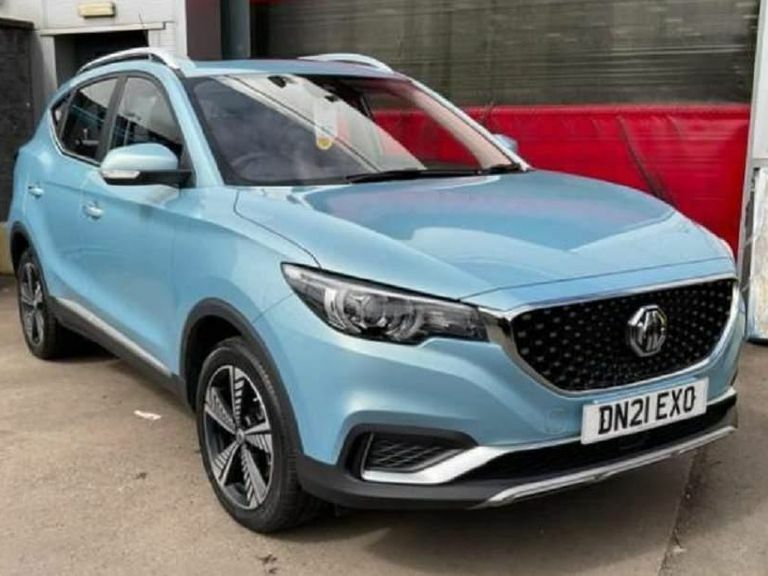 Compare MG ZS 44.5Kwh Exclusive DN21EXO Blue