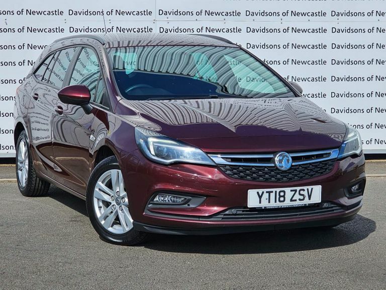 Compare Vauxhall Astra Astra Design YT18ZSV Red