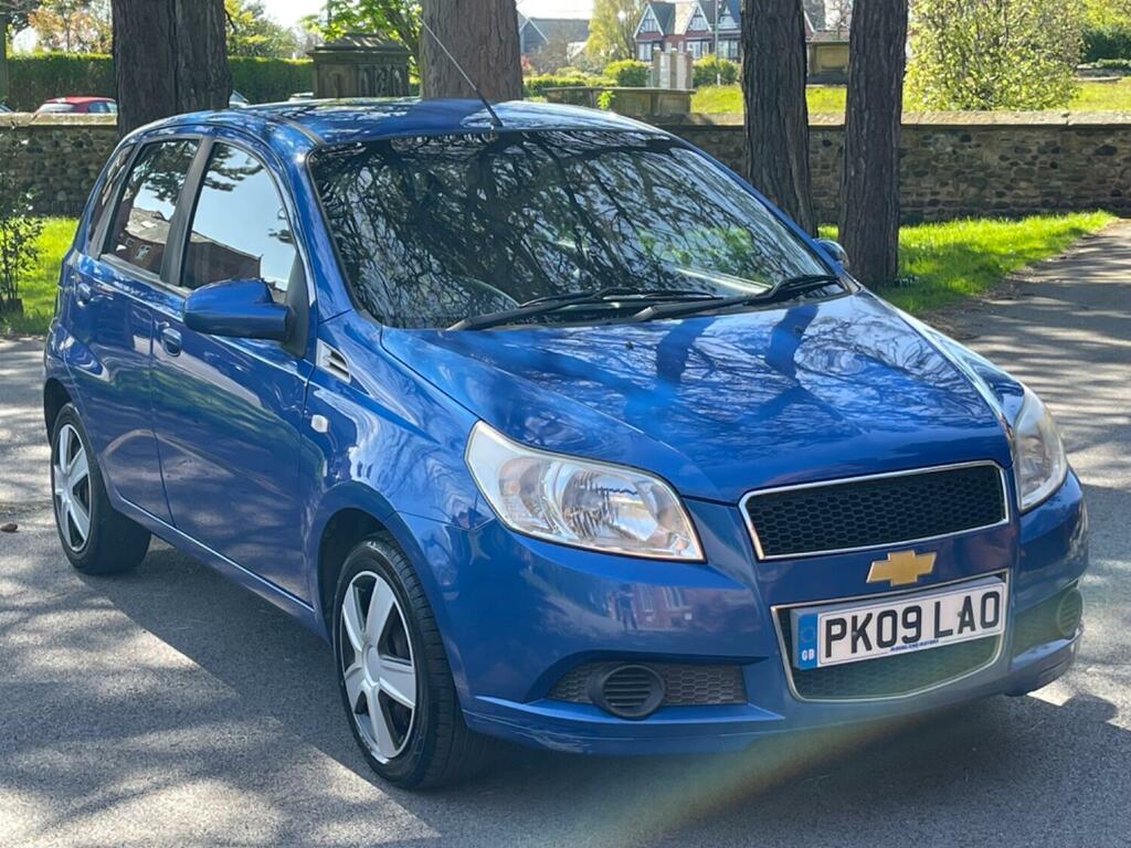 Compare Chevrolet Aveo 1.2 Ls PK09LAO Blue