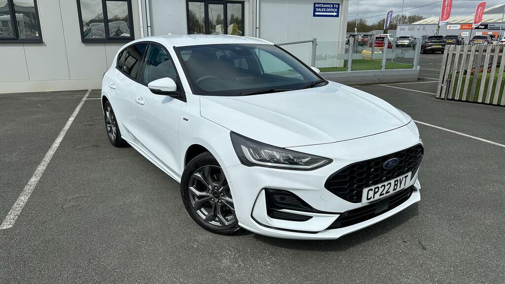 Compare Ford Focus St-line 1.0 Ecoboost 125Ps CP22BYT White
