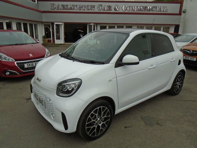 Compare Smart Forfour Forfour Exclusive 81 Bhp LN22NAO White