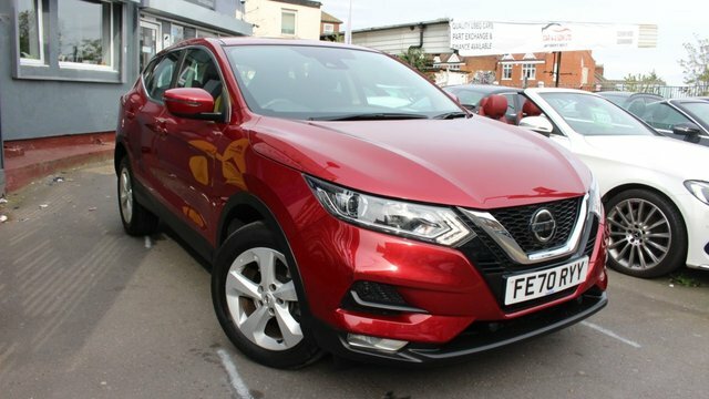 Compare Nissan Qashqai Dig-t Acenta Premium Dct FE70RYY Red