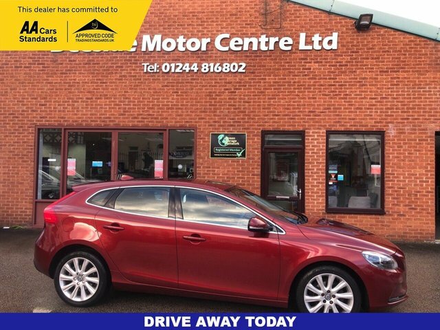 Compare Volvo V40 1.6 D2 Se Lux Nav 113 Bhp KP15NNW Red