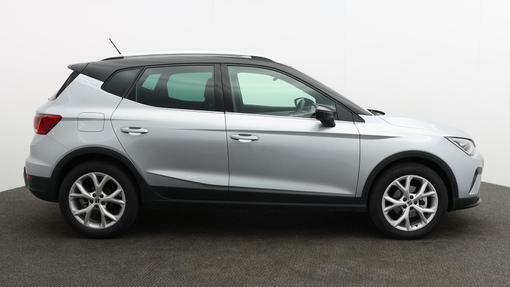 Compare Seat Arona Hatchback FX73XUW Silver