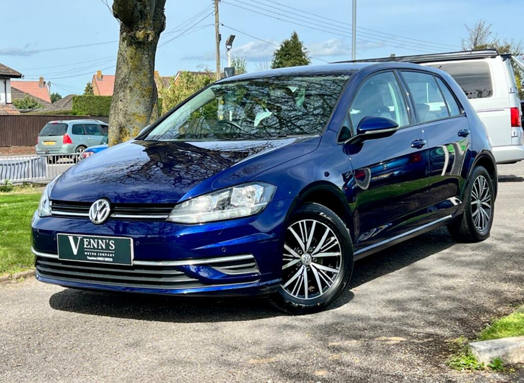 Compare Volkswagen Golf Hatchback 1.4 Tsi Se 201818 NV18OEP Blue