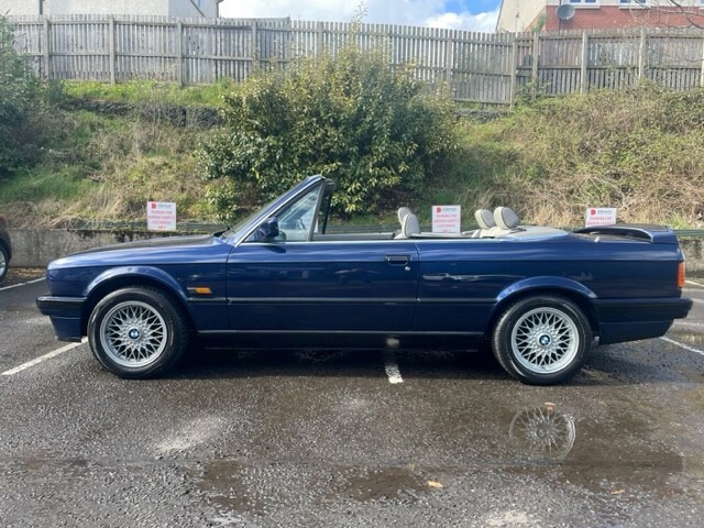 Compare BMW 3 Series 325I Convertible J455VDP 