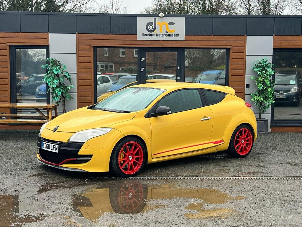 Compare Renault Megane Coupe YD60LFM Yellow