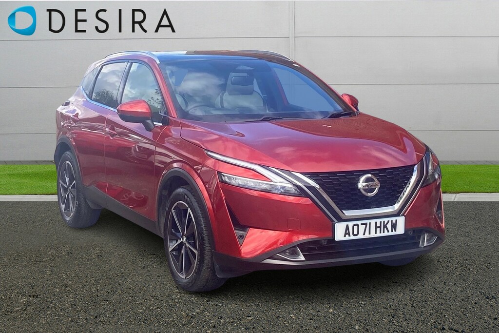 Compare Nissan Qashqai 1.3 Dig-t Mh Tekna AO71HKW Red