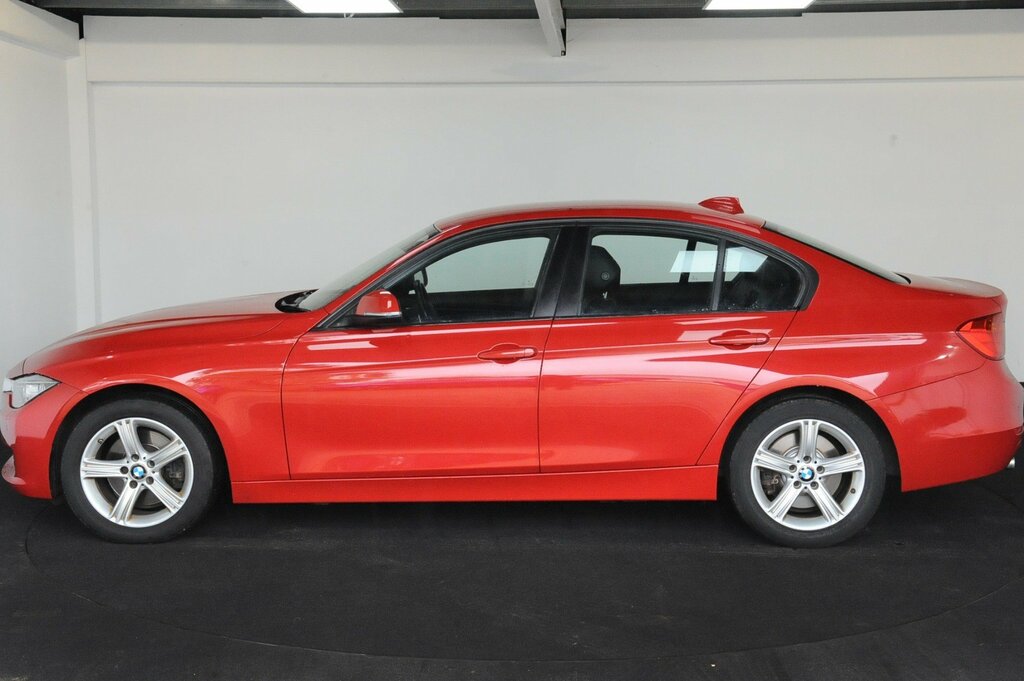 BMW 3 Series 330D Xdrive Se Red #1