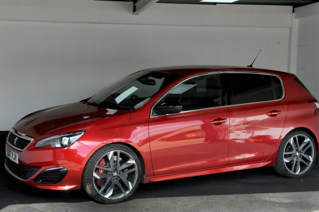 Compare Peugeot 308 Gti Thp Ss CU17YJY Red