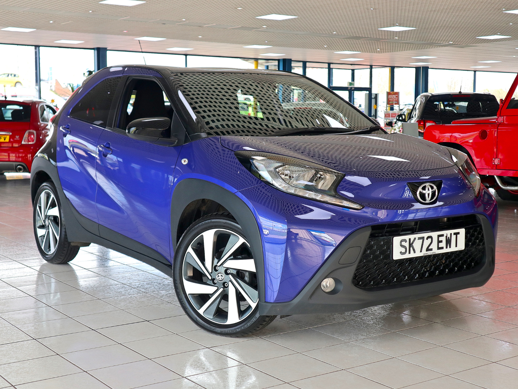 Compare Toyota Aygo 1.0 Edge X-shift Vvt-i SK72EWT Blue