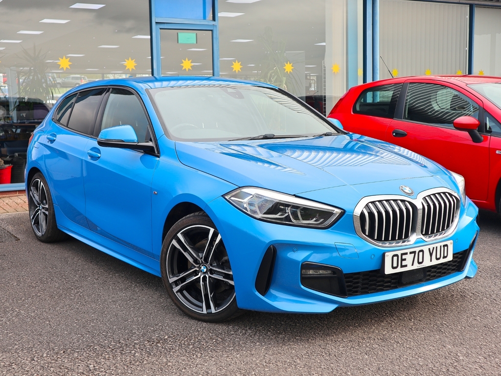 Compare BMW 1 Series 2.0 118D M Sport OE70YUD Blue