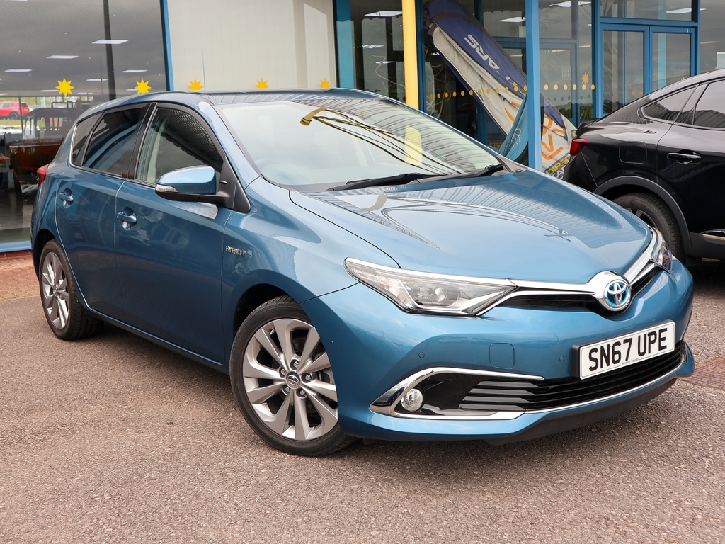 Compare Toyota Auris 1.8 Excel Tss Hybrid SN67UPE Blue