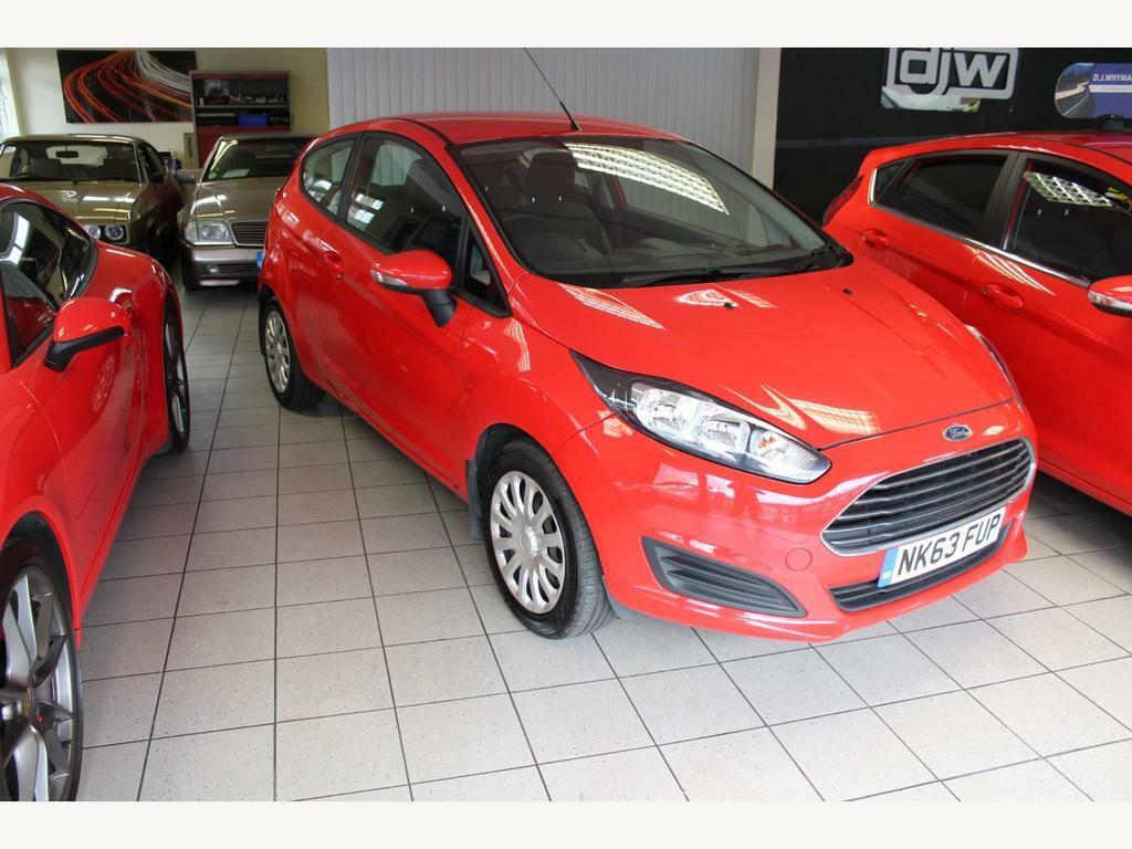 Compare Ford Fiesta 1.25 Style Euro 5 NK63FUP Red
