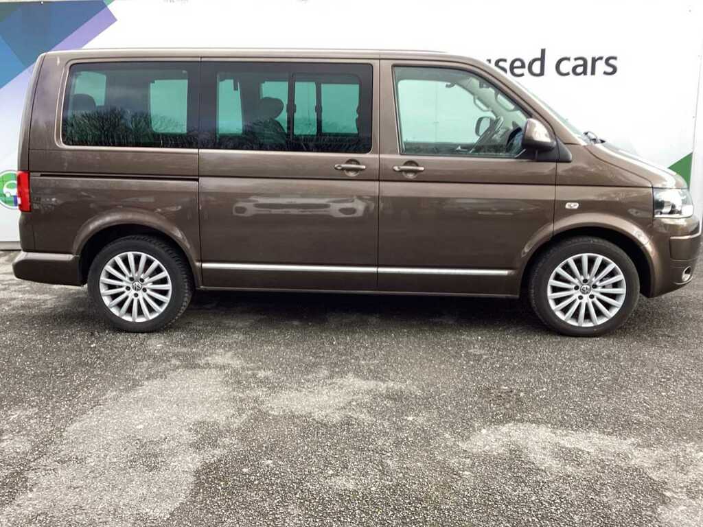 Compare Volkswagen Caravelle Caravelle Executive Bluemotion Technology Tdi PFZ4711 Brown