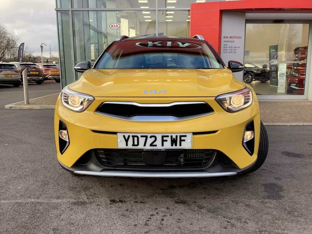 Compare Kia Stonic Stonic Connect Mhev YD72FWF Yellow