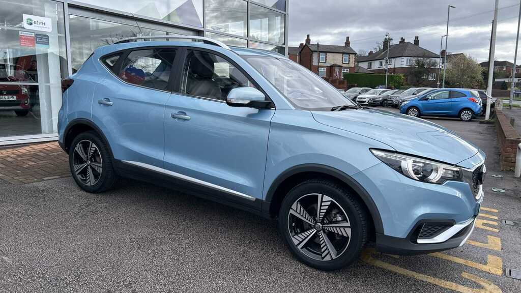 Compare MG ZS Exclusive YX21ZLU Blue
