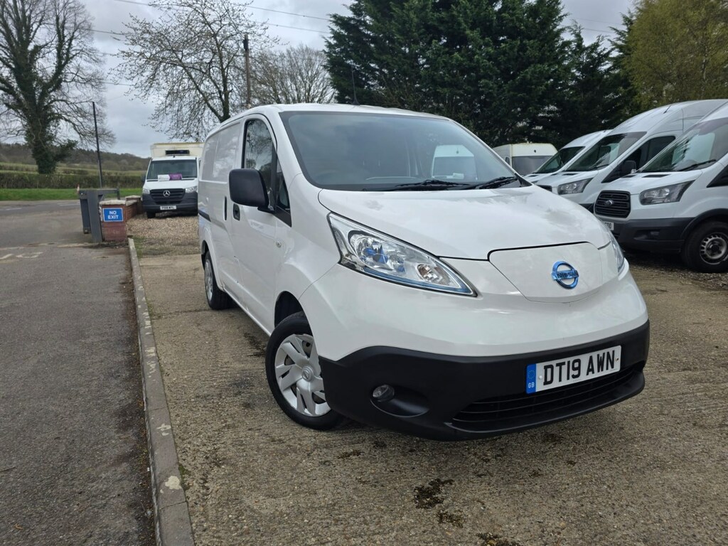 Compare Nissan e-NV200 80Kw Acenta Van 40Kwh DT19AWN White