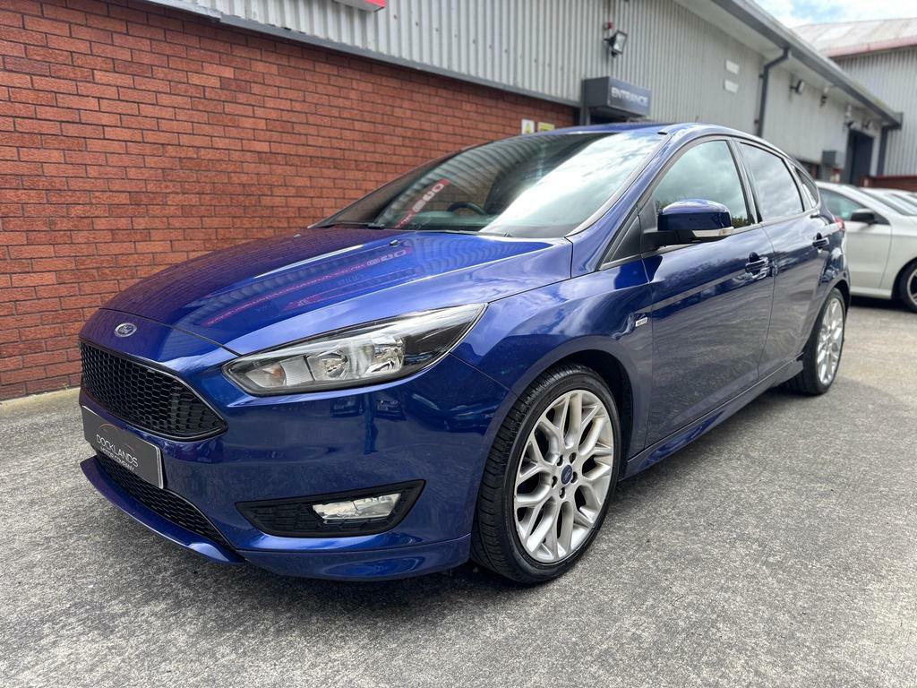 Compare Ford Focus 1.5 Tdci St-line Euro 6 Ss WN17KXB Blue