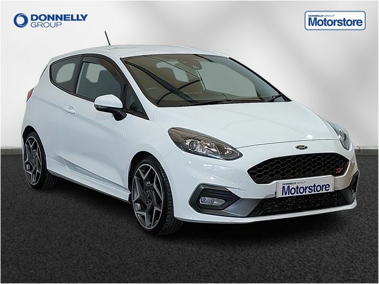 Compare Ford Fiesta 1.5 Ecoboost St-2 ORZ9918 White