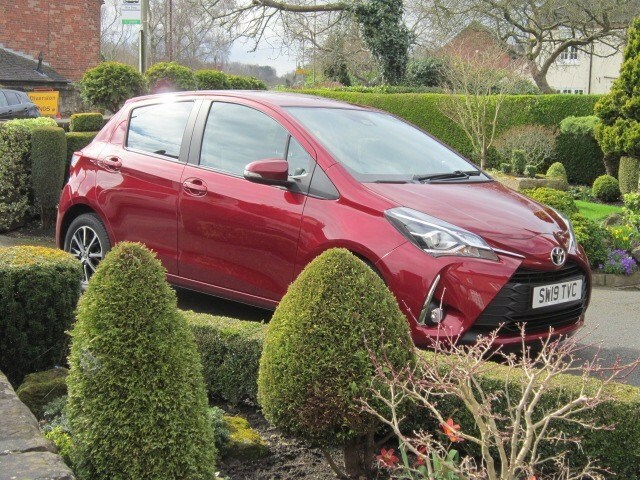 Compare Toyota Yaris 1.5 Vvt-i Icon Tech SW19TVC Red