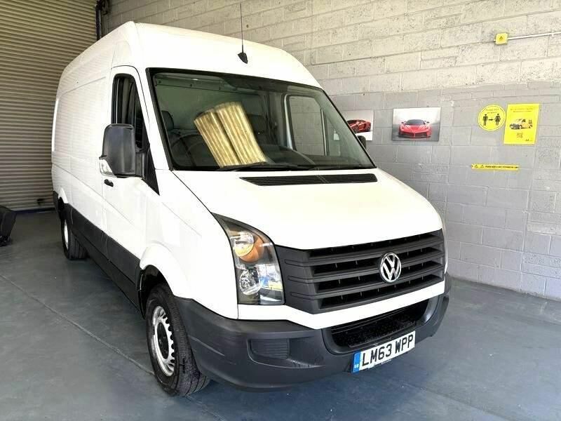 Compare Volkswagen Crafter Panel Van 2.0 Tdi Bluemotion Tech Cr35 L2 H3 LM63WPP White