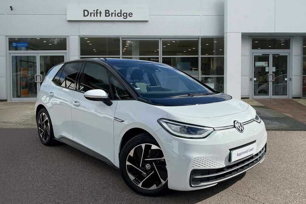 Compare Volkswagen ID.3 Family 58Kwh Pro Performance 204Ps RE72ZDW White
