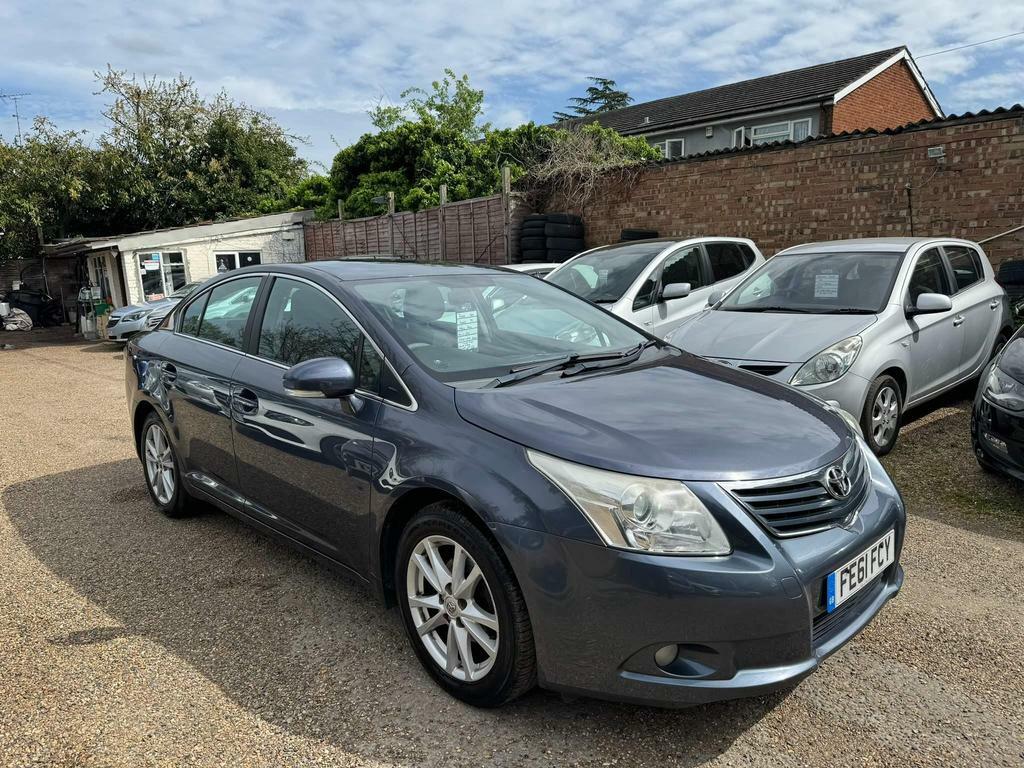 Compare Toyota Avensis 1.8 V-matic Tr Multidrive Euro 5 FE61FCY 